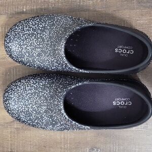 CROCS Neria Pro II Clogs